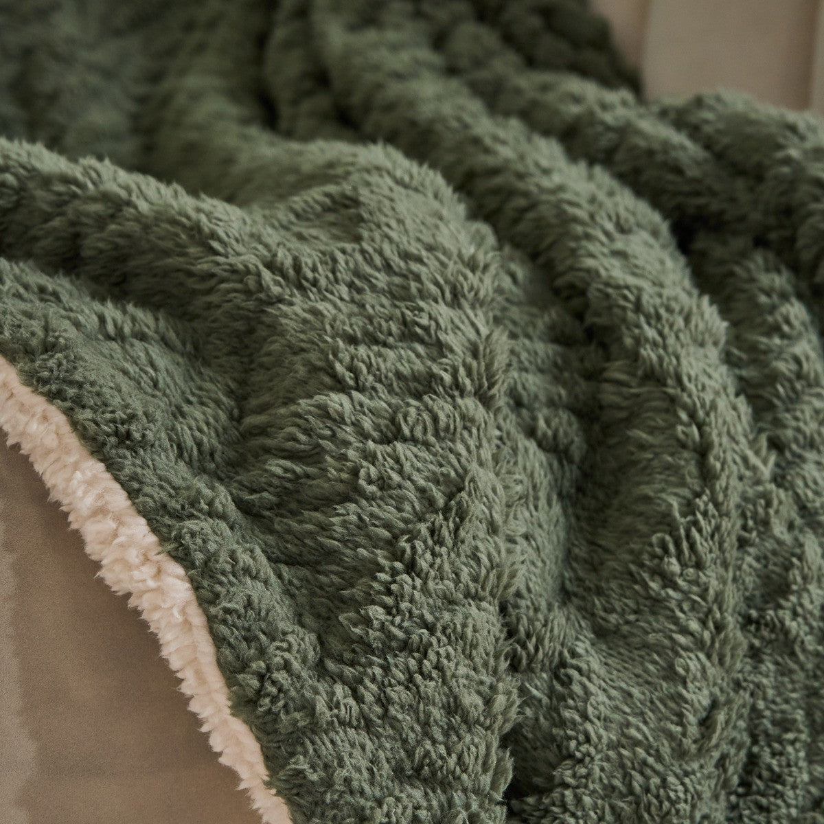 Shepra Throw Woodland Green